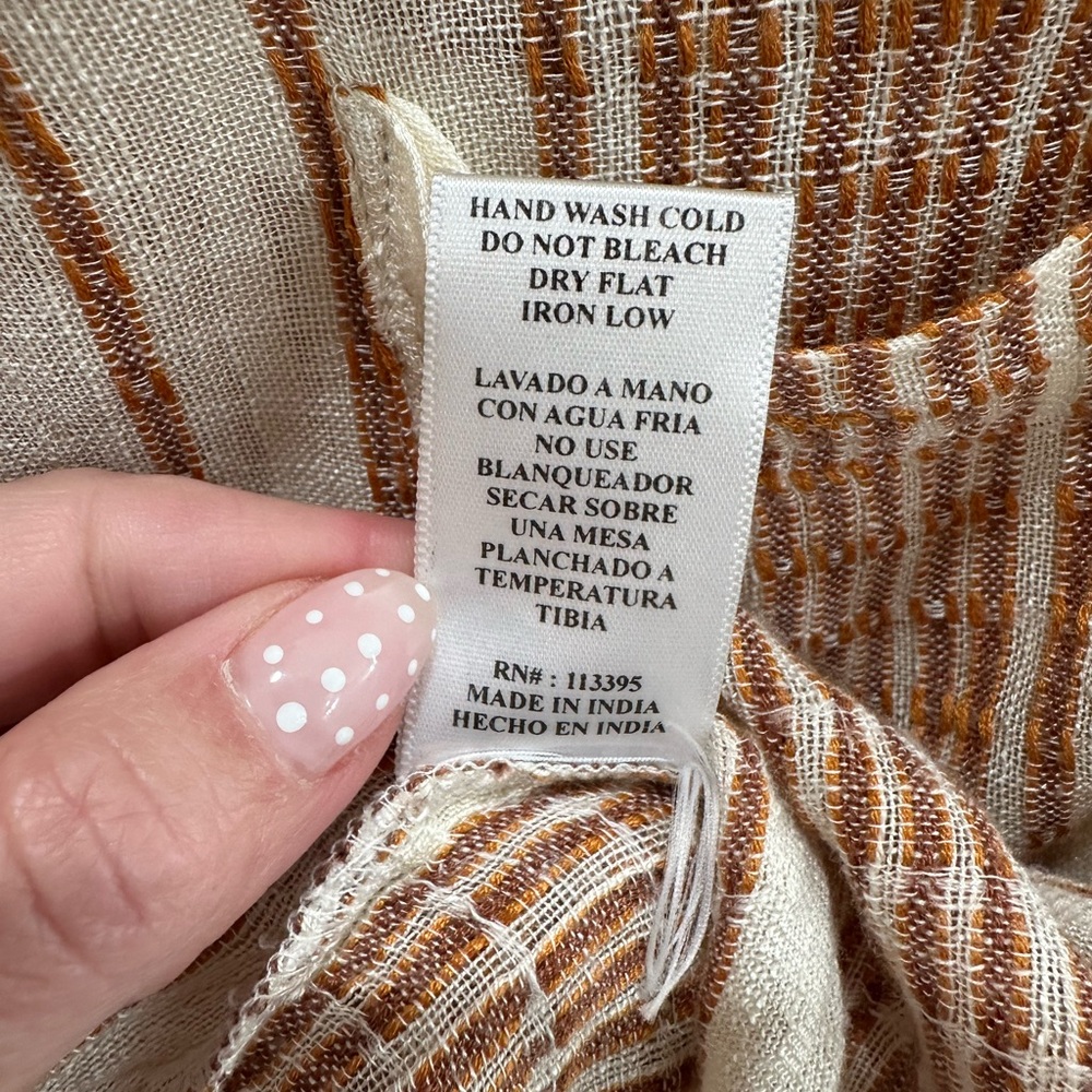 Carley Jean En Creme Button-Up Blouse Size Small - Picture 8 of 9